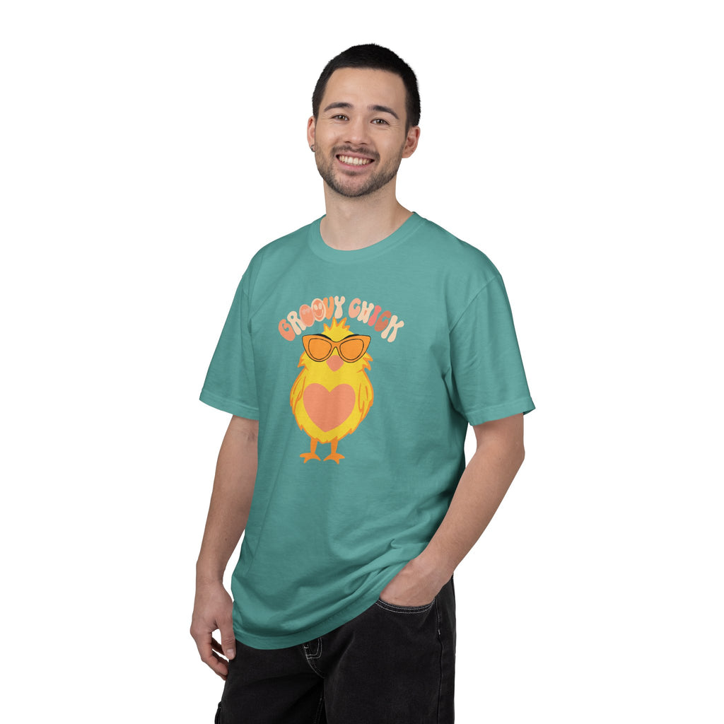 Chill Chick T‑Shirt — Cute Sunglasses Chick Graphic Tee