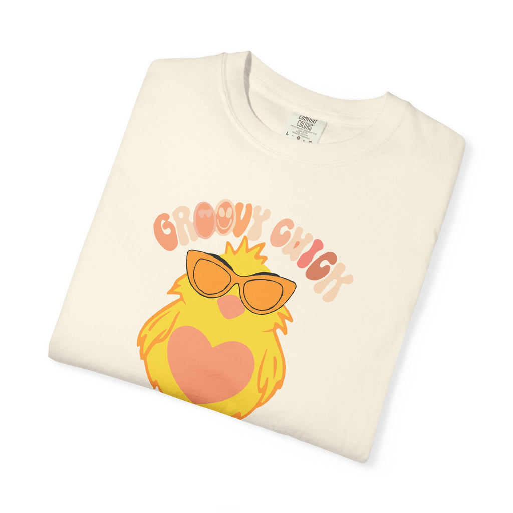 Chill Chick T‑Shirt — Cute Sunglasses Chick Graphic Tee