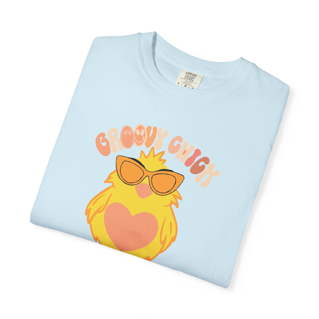 Chill Chick T‑Shirt — Cute Sunglasses Chick Graphic Tee