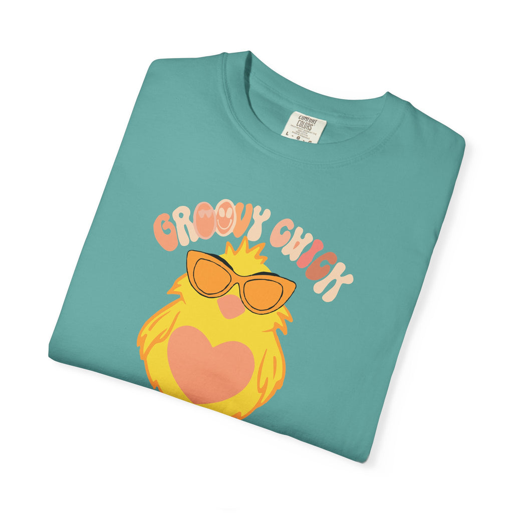 Chill Chick T‑Shirt — Cute Sunglasses Chick Graphic Tee
